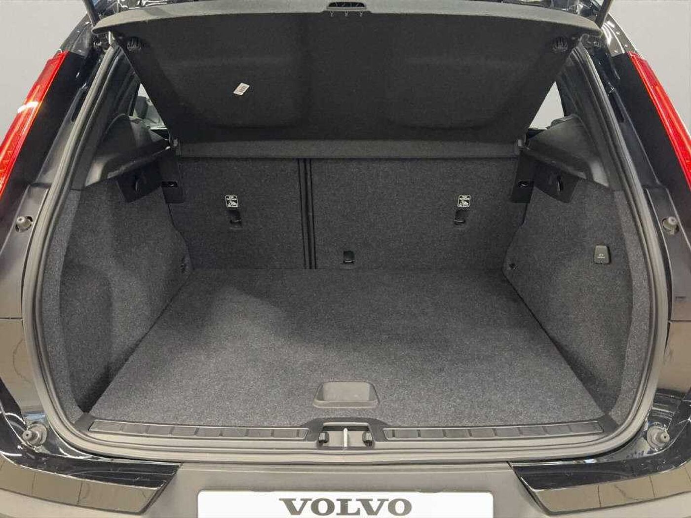 Volvo  1.5 T2 Momentum Light